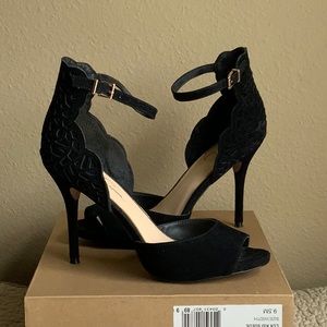 Jessica Simpson Bellona Black 9 1/2 Ankle Pumps